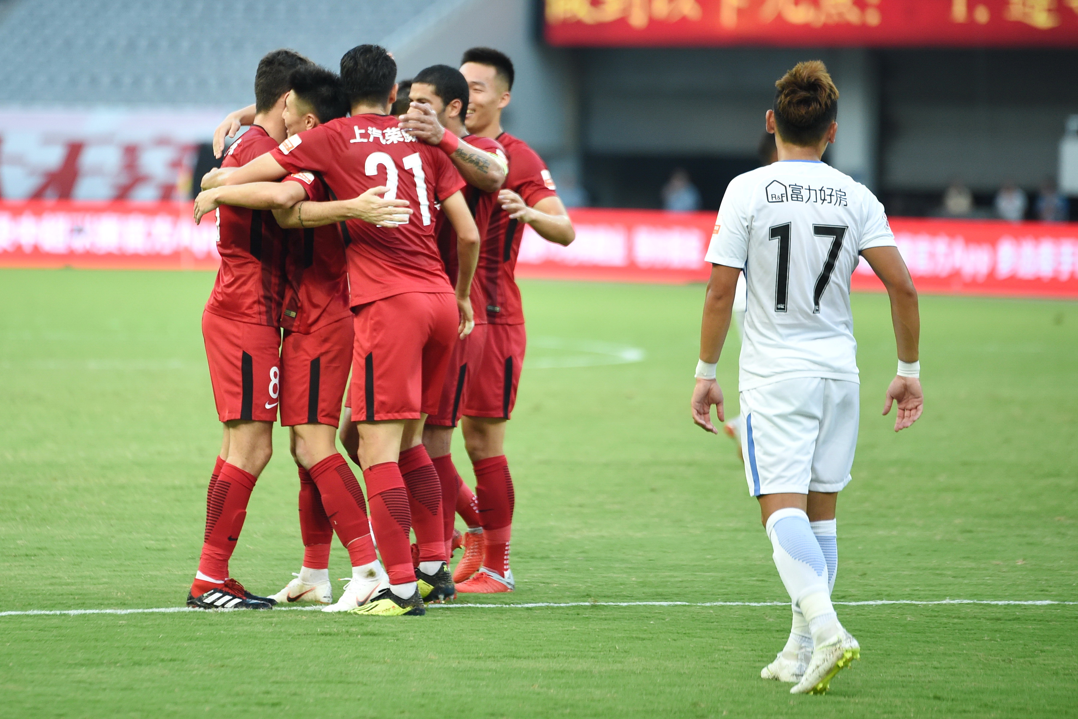 上海上港队员状态火热，备战下一场