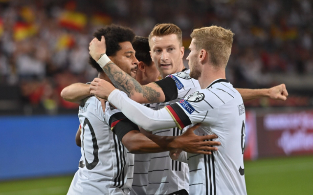 德国队险胜印度队，黄鸭组合刷新纪录