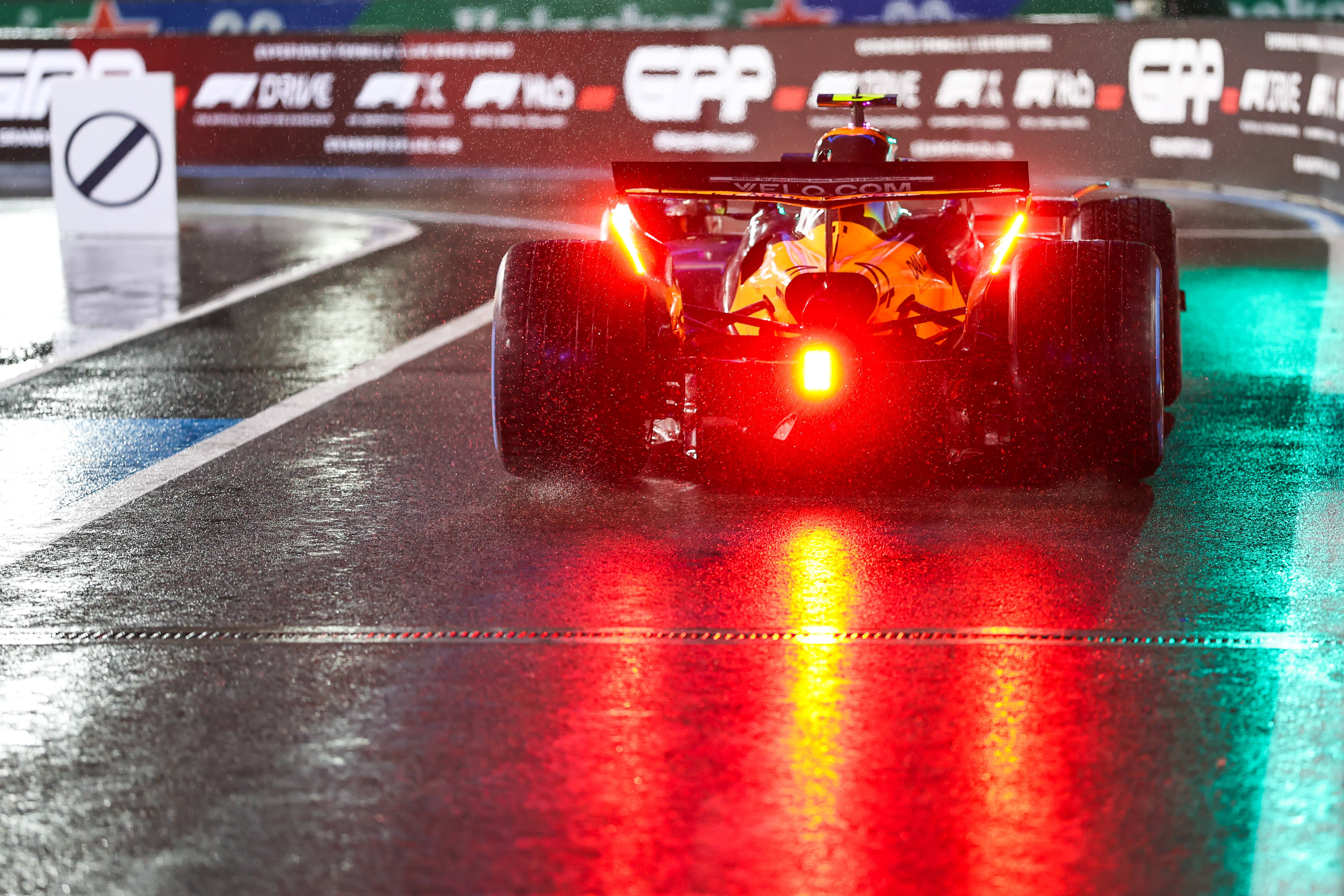 威廉姆斯鏖战红牛车队，诺里斯状态火热