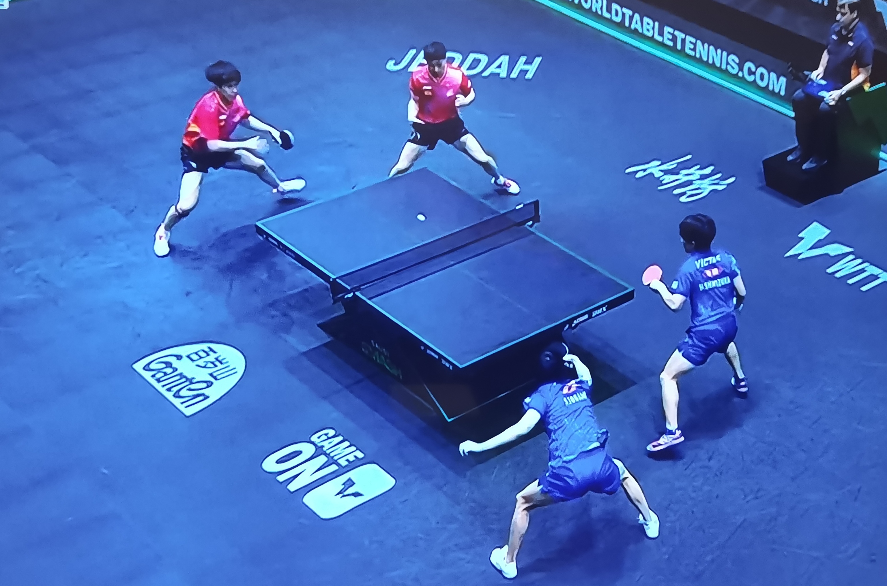 波兰乒乓球队完胜韩国乒乓球队，马龙关键制胜