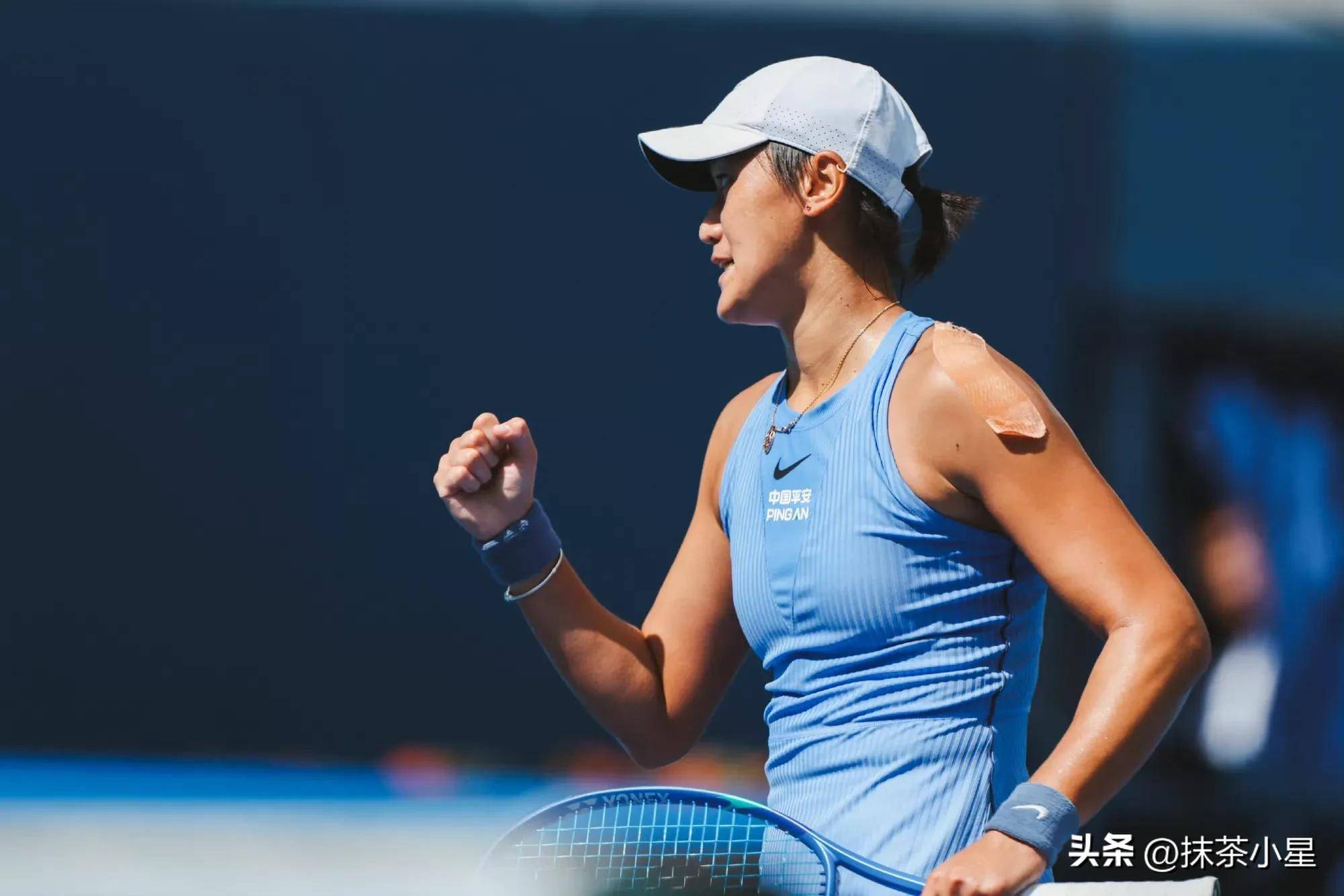 网球比赛女单赛场胜负悬念重重