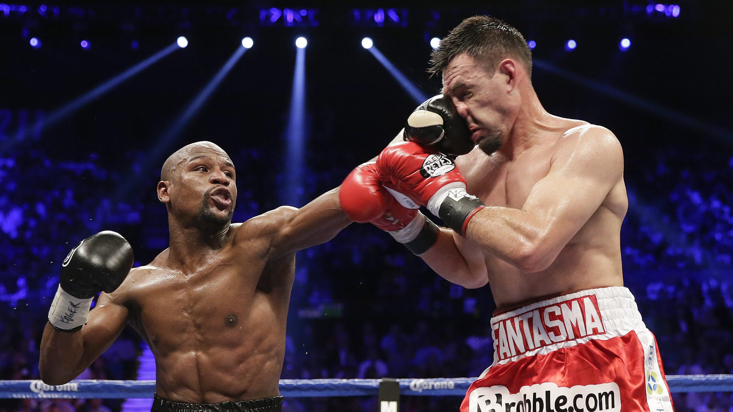 欧冠淘汰赛焦点战，骑士火力压制老鹰