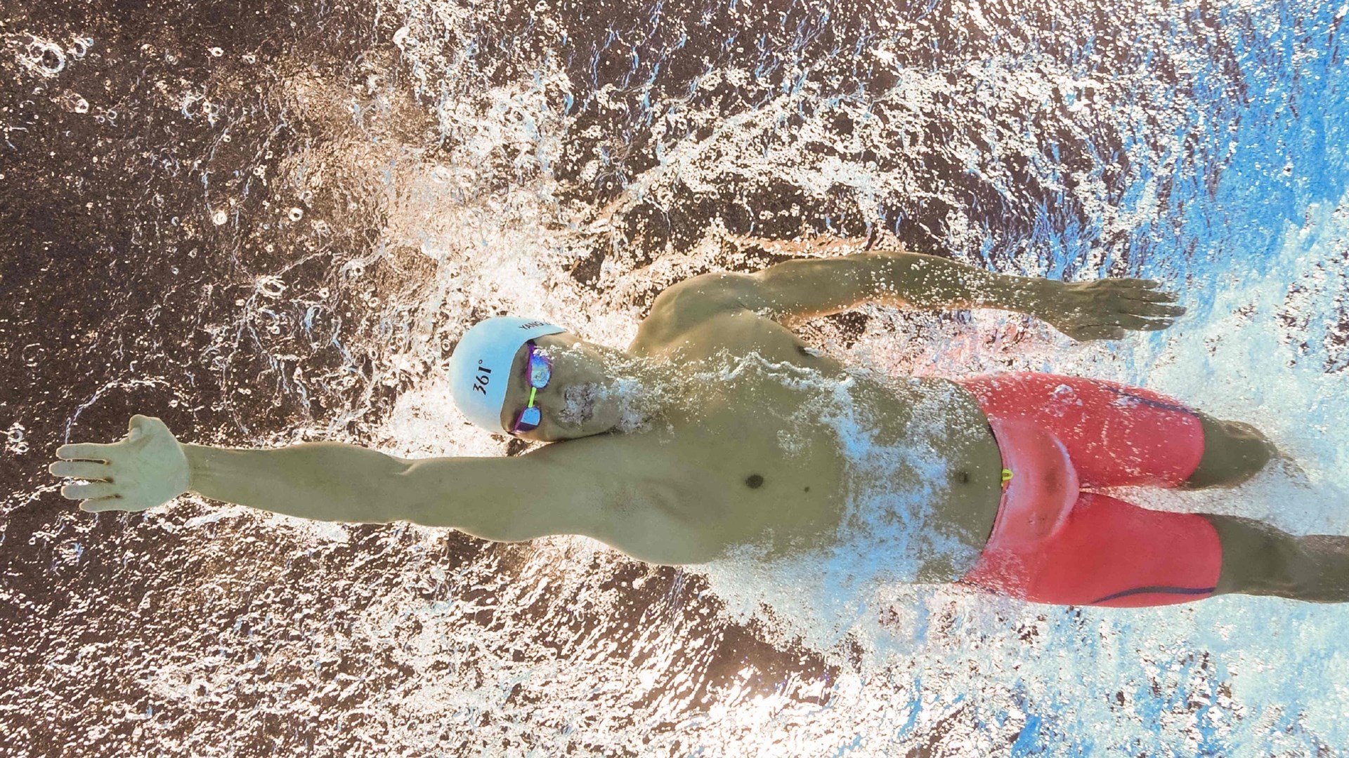 英超争冠之夜,萨卡成为全场焦点,一记弧线改写历史