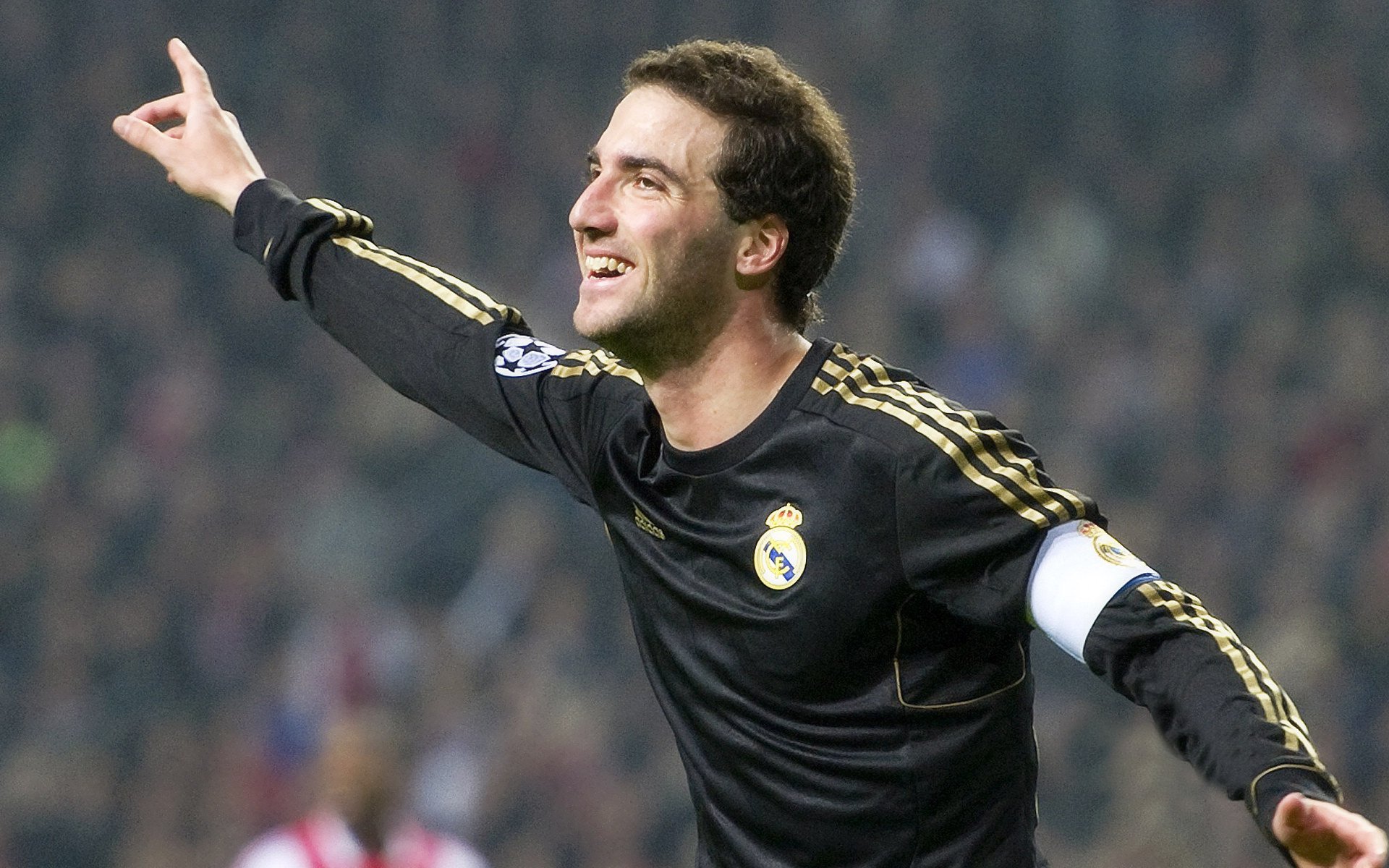 绿茵场上的冰火交响，德国力克韩国，羽坛李梓嘉点燃赛场激情