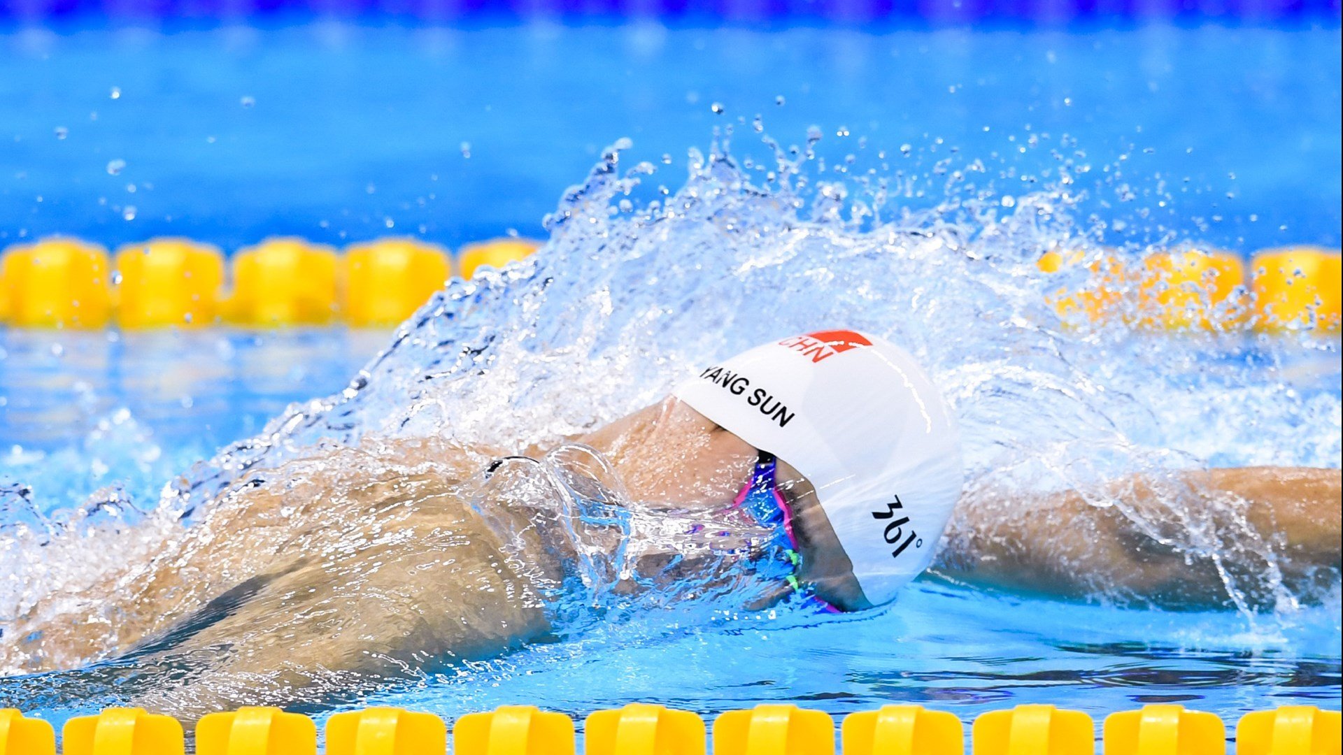 F1新赛季揭幕战焦点战，马刺狂胜北京队，当速度与激情在平行时空交汇