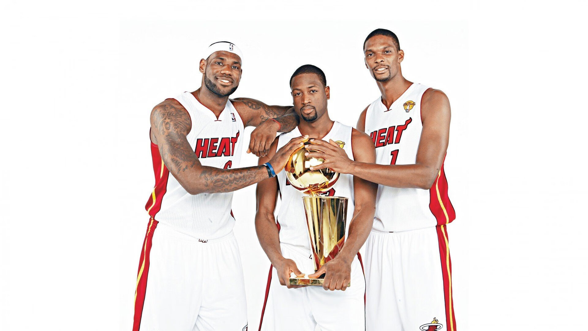 戈贝尔的禁区霸权，当法国铁塔一手擎天，雄鹿的冲锋撞上了一堵叹息之墙